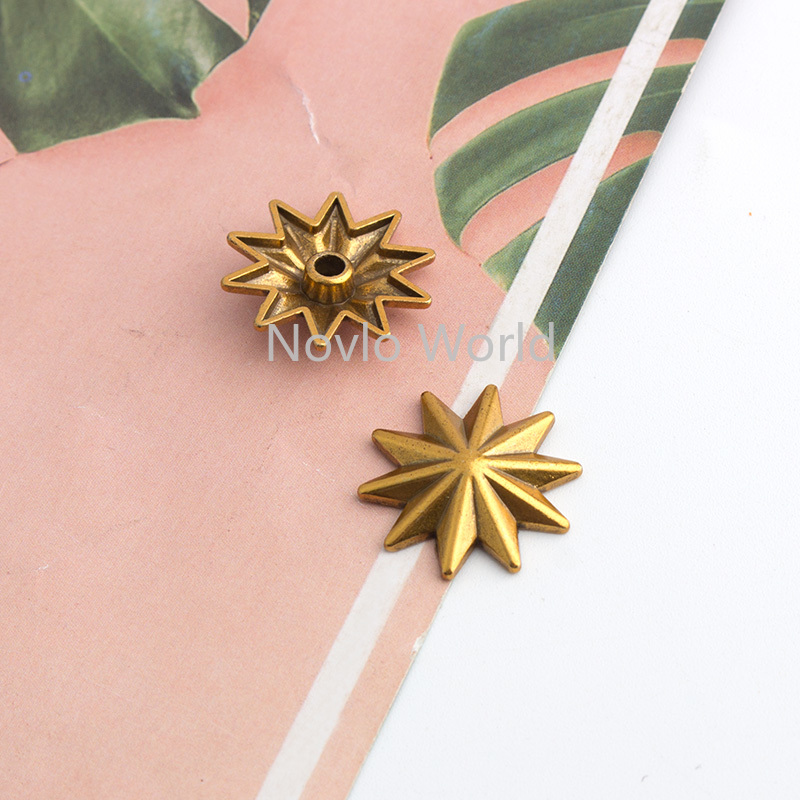 10-50-200pcs 20mm Old Gold Met - Leatherwork Flowers recensione e prezzo