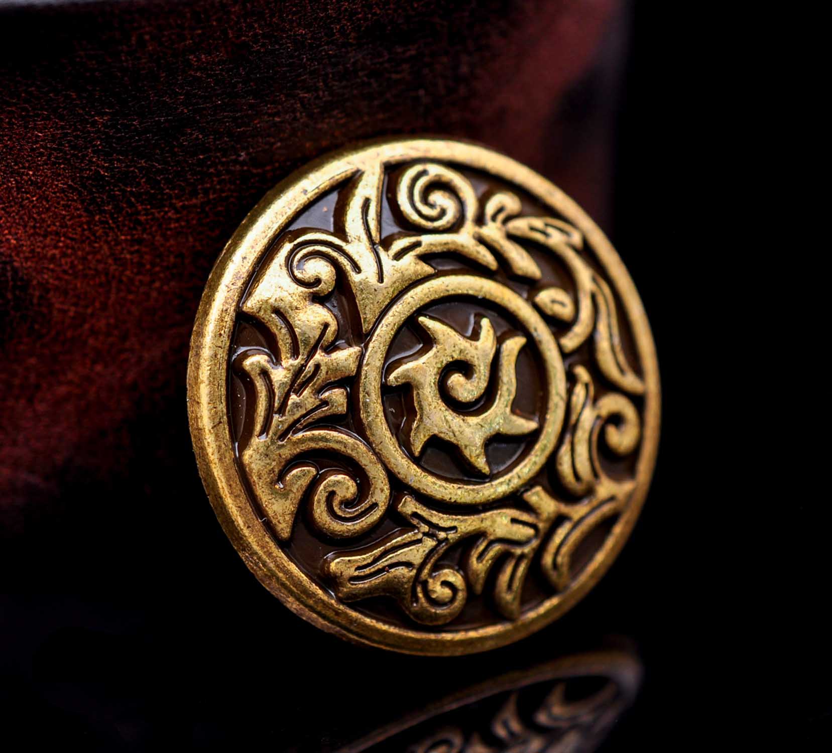10PC 31*30MM Trabal BRASS SUN  - Leatherwork Flowers recensione e prezzo
